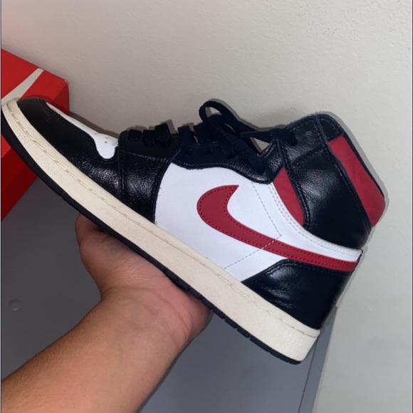Jordan 1 Retro High Black Gym Red - Picture 3 of 8